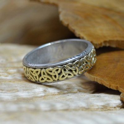 snubní prsteny z damaškové oceli a zlata