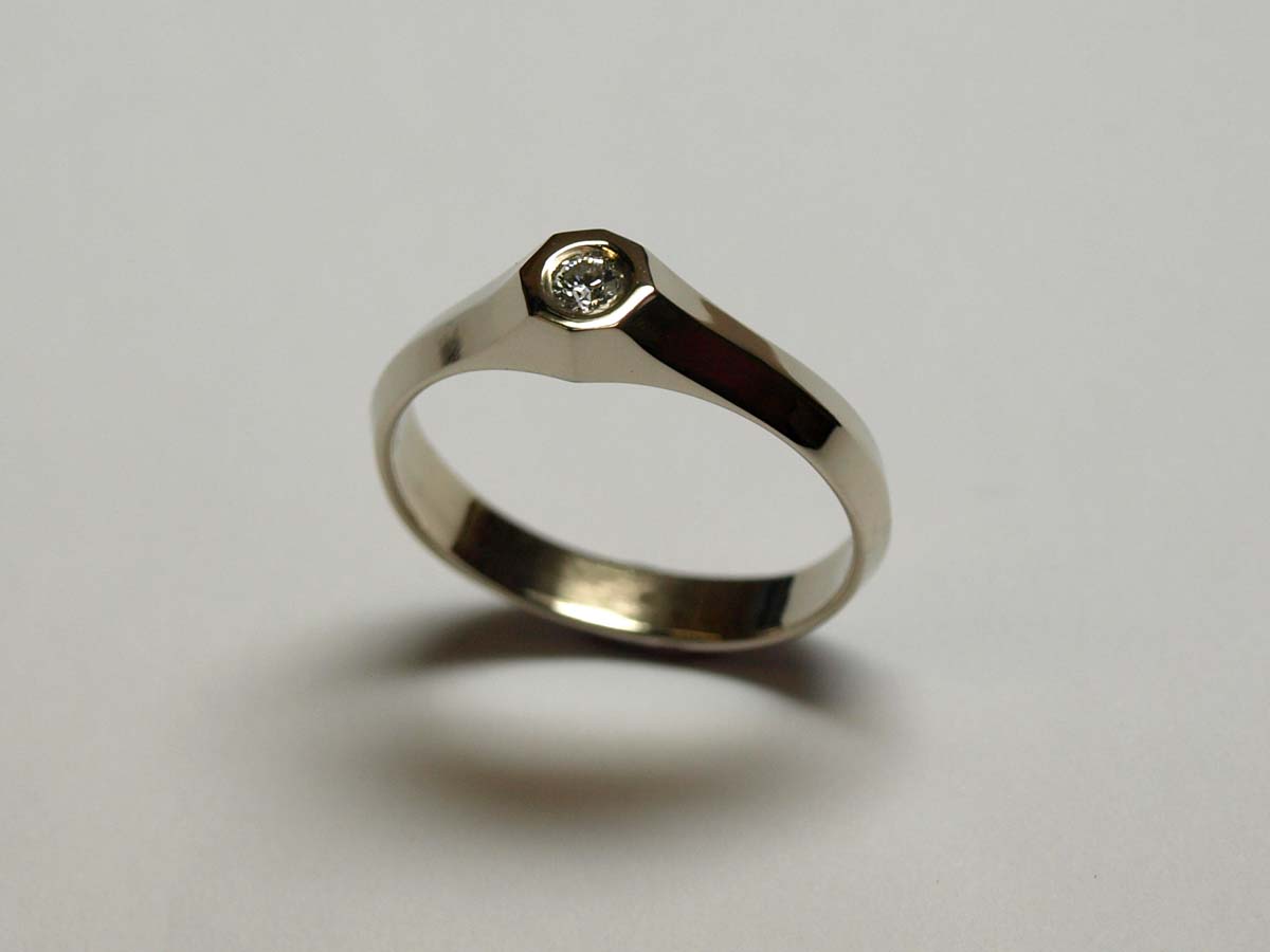 Prsten z bílého zlata 585  s briliantem "Hůrka"