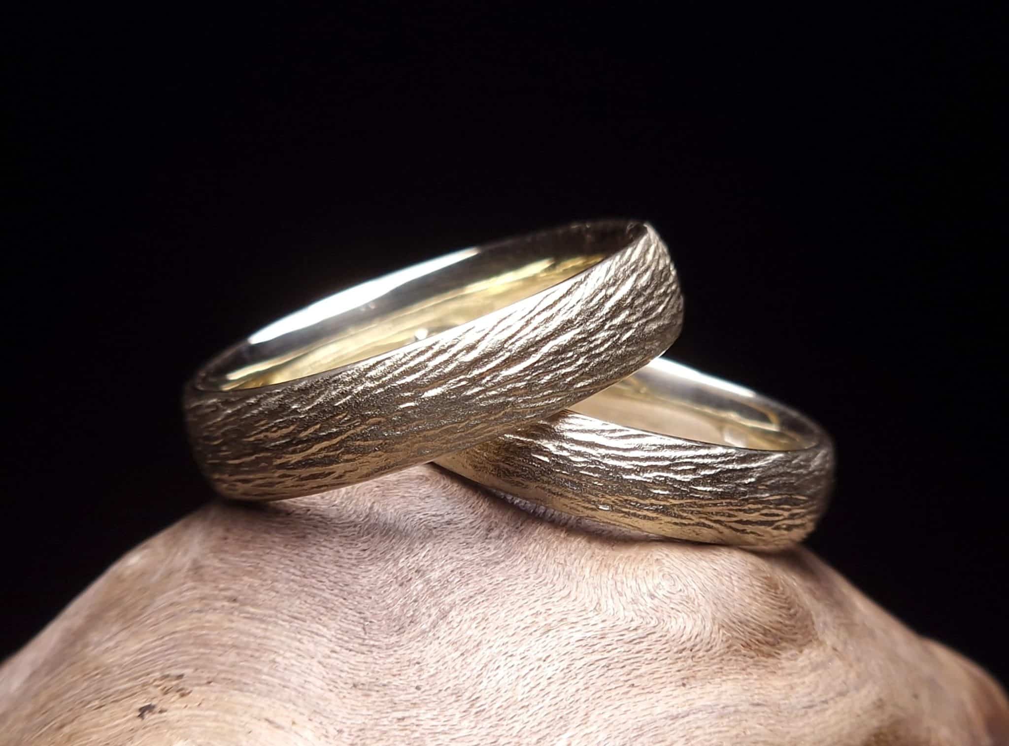 Modelované zlaté prsteny